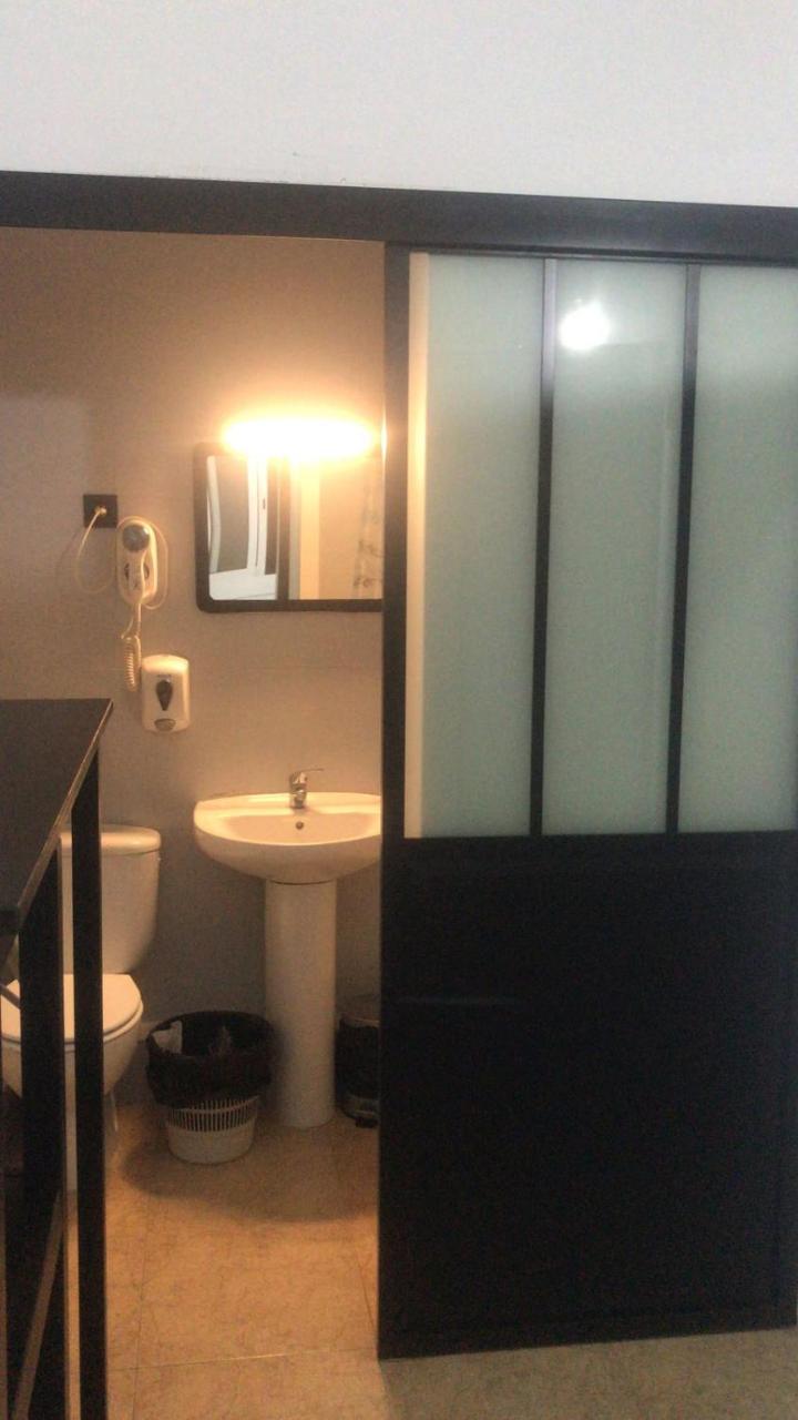 Hostal Eden برشلونة المظهر الخارجي الصورة